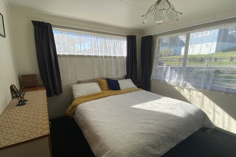 Photo of property in 75 Milton Terrace, Picton, 7220