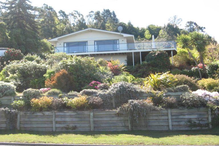 Photo of property in 60 Wakeman Road, Acacia Bay, Taupo, 3330