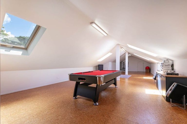 Photo of property in 51 Churchouse Road, Greenhithe, Auckland, 0632