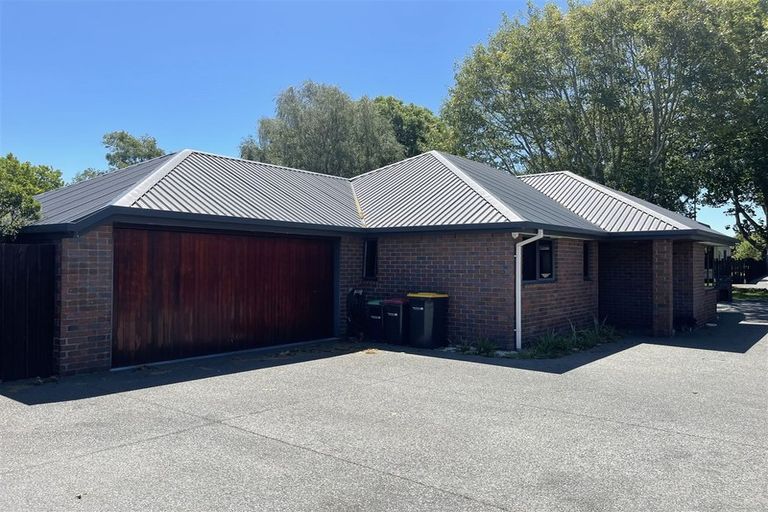 Photo of property in 11a Barnes Road, Redwood, Christchurch, 8051