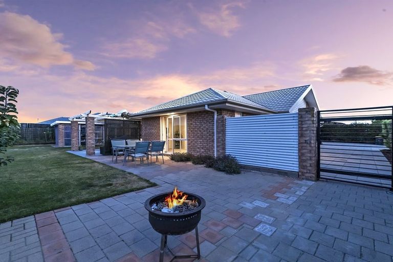 Photo of property in 44 Beaumont Drive, Rolleston, 7614