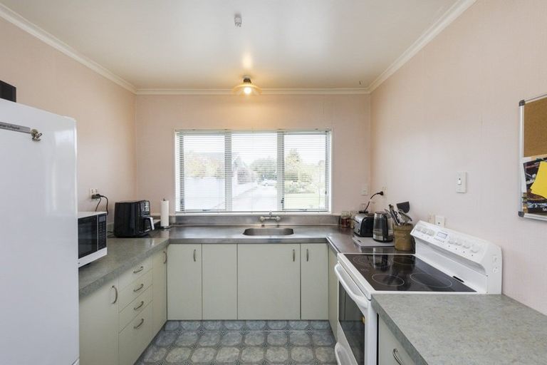 Photo of property in 6b Edwards Place, Terrace End, Palmerston North, 4410