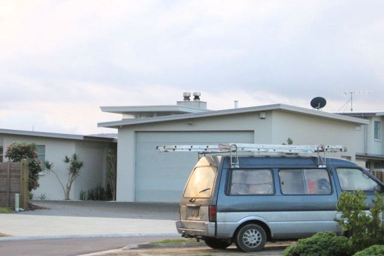 Photo of property in 8 Tuatua Lane, Omaha, 0986