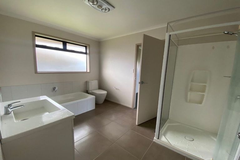 Photo of property in 5 Gina Way, Welcome Bay, Tauranga, 3112