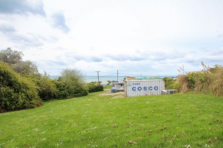 Photo of property in 16 Stirling Street, Kakanui, Oamaru, 9495