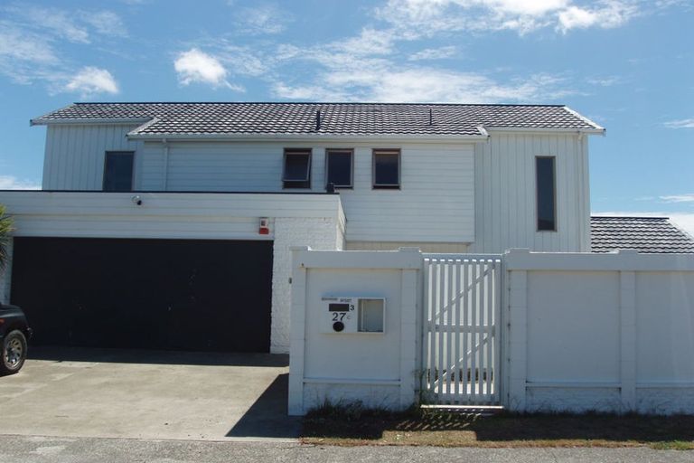 Photo of property in 27 Kaikoura Street, Maupuia, Wellington, 6022