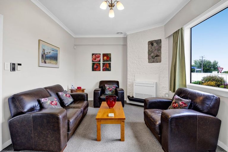 Photo of property in 124 Weraroa Road, Waverley, 4510