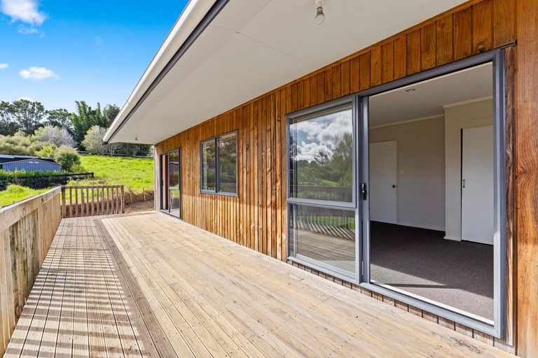 Photo of property in 30a Settlement Road, Kaiwaka, 0573