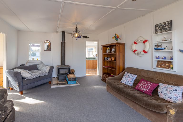 Photo of property in 62 Dunns Avenue, The Pines Beach, 7630