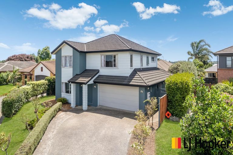Photo of property in 52 Belfry Place, Wattle Downs, Auckland, 2103