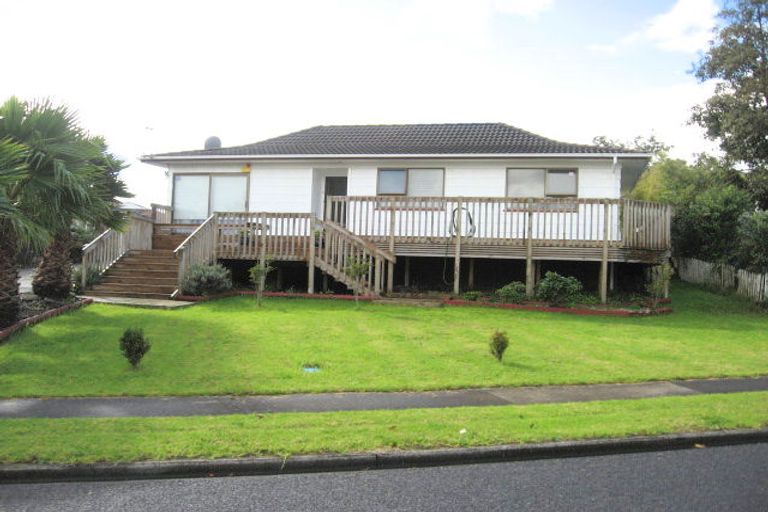 Photo of property in 6 Cairngorm Place, Highland Park, Auckland, 2010