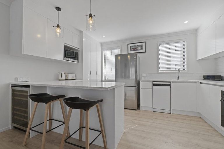 Photo of property in 1/97b Mokoia Road, Birkenhead, Auckland, 0626