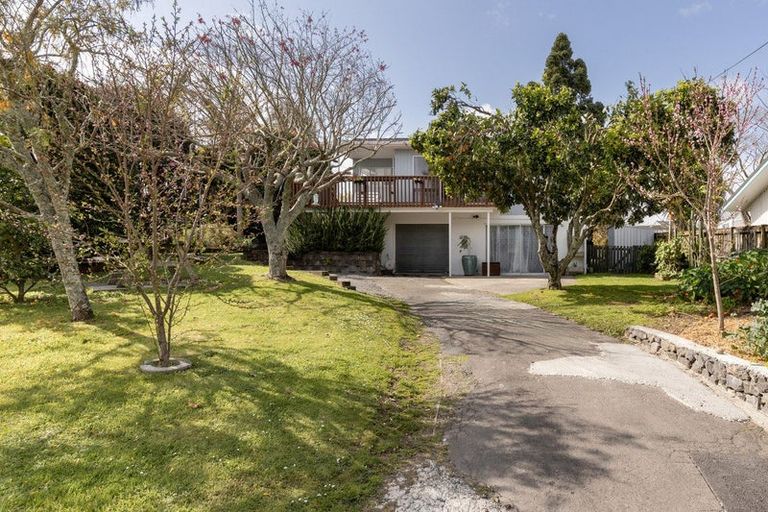 Photo of property in 1 Kowai Grove, Omokoroa, 3114