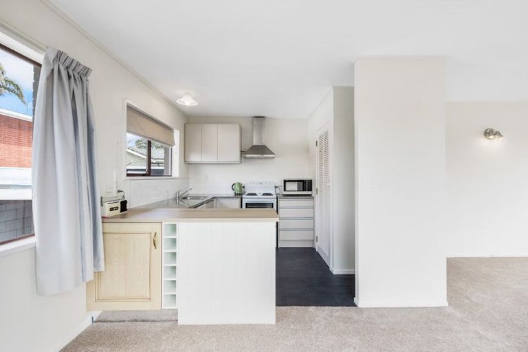 Photo of property in 2/26 Cromdale Avenue, Highland Park, Auckland, 2010