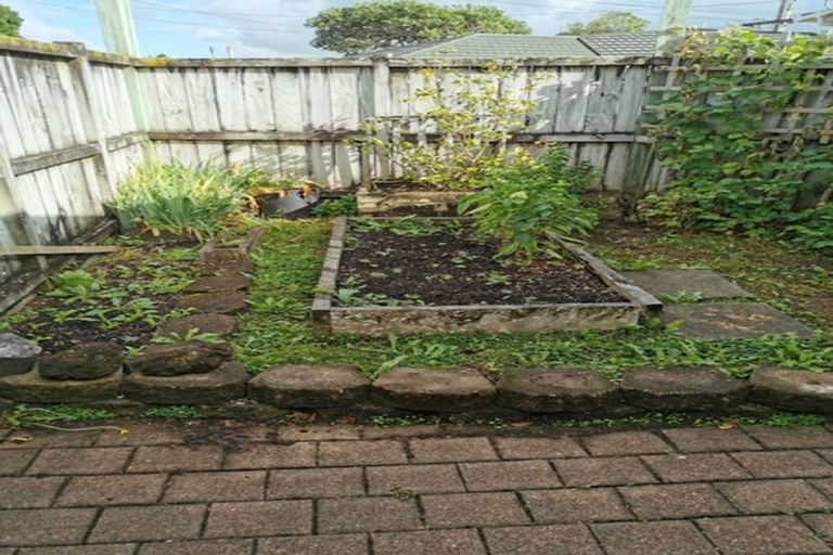 Photo of property in 70 Sturges Road, Henderson, Auckland, 0612