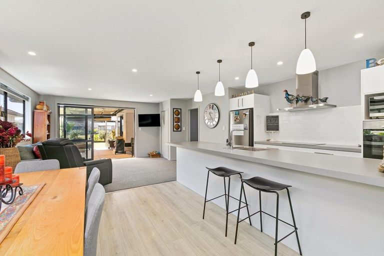 Photo of property in 75 Te Kio Crescent, Papamoa Beach, Papamoa, 3118