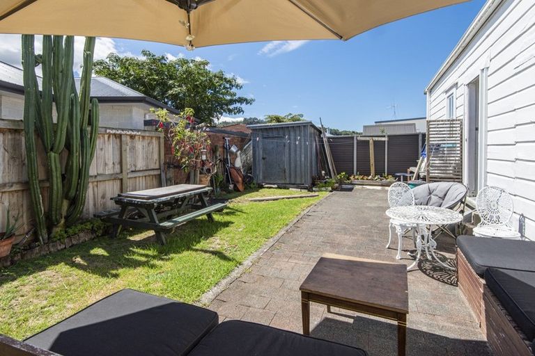 Photo of property in 13 Wolfe Street, Regent, Whangarei, 0112