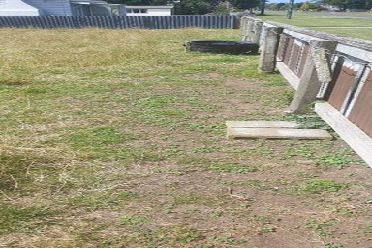 Photo of property in 36 Bear Street, Waverley, 4510