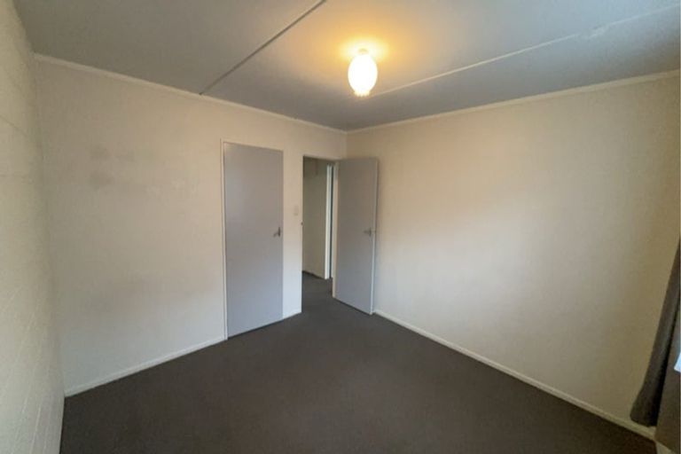 Photo of property in 31 Cumberland Street, Merrilands, New Plymouth, 4312