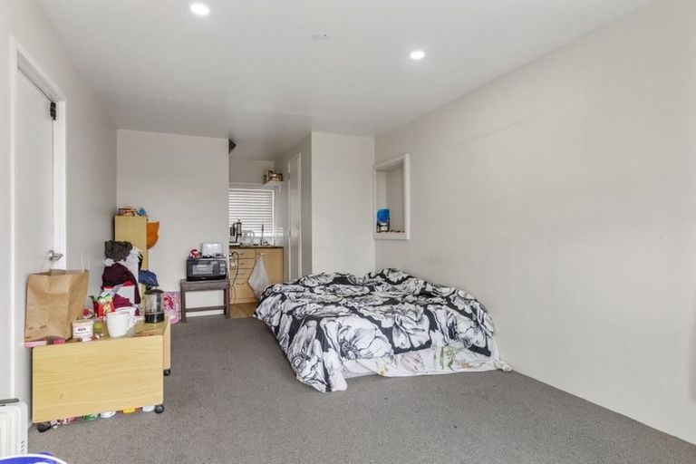 Photo of property in 10 Tamahere Drive, Glenfield, Auckland, 0629