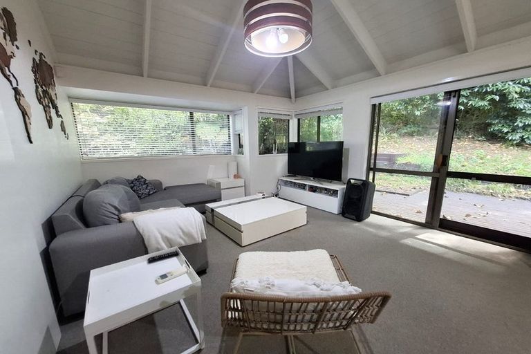 Photo of property in 1/72 Lake Road, Northcote, Auckland, 0627