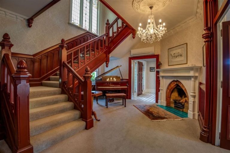 Photo of property in Chilcombe Homestead, 4 Medbury Terrace, Fendalton, Christchurch, 8041