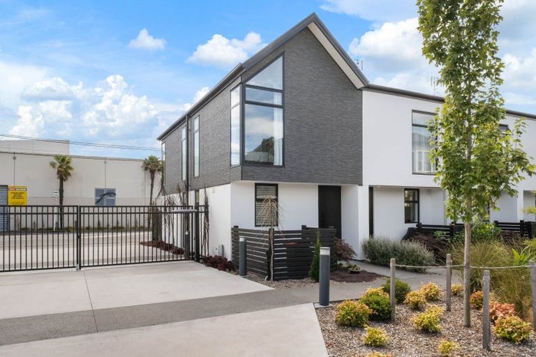 Photo of property in 1/18 New Brighton Road, Shirley, Christchurch, 8061