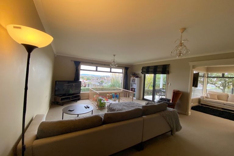 Photo of property in 12 Bishopsworth Way, Huntington, Hamilton, 3210