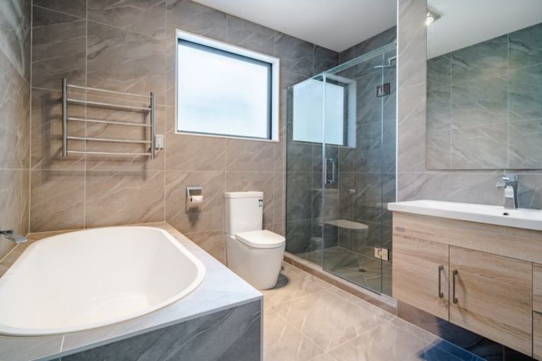 Photo of property in 11 Resolution Drive, Gulf Harbour, Whangaparaoa, 0930