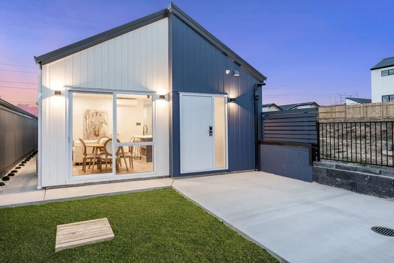 Photo of property in 36 Horokaka Street, Massey, Auckland, 0614