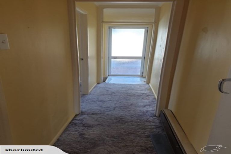 Photo of property in 6 Arahoe Road, New Lynn, Auckland, 0600