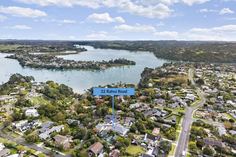 Photo of property in 32 Rahui Road, Greenhithe, Auckland, 0632