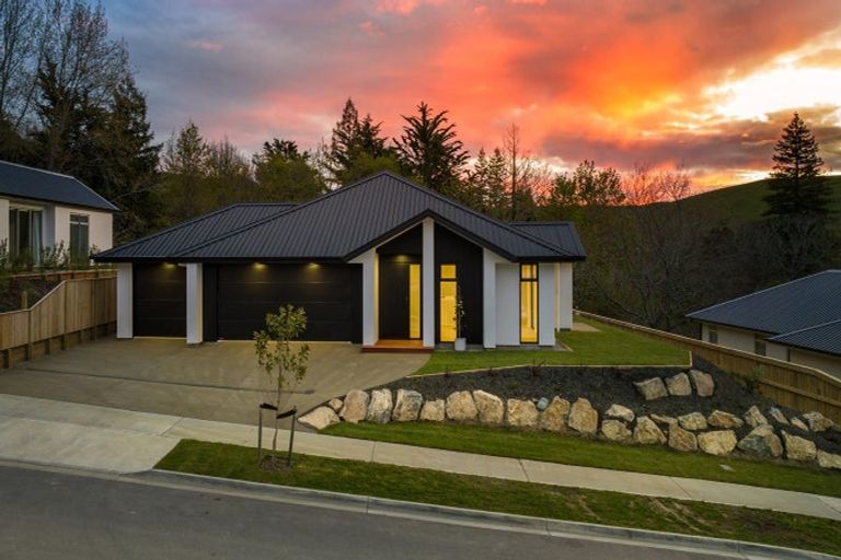 Photo of property in 86 Sunningdale Drive, Stoke, Nelson, 7011