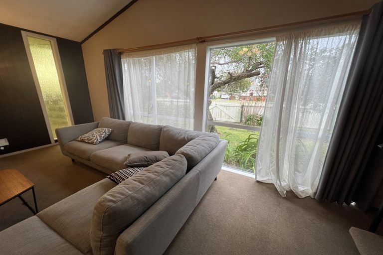 Photo of property in 56 Universal Drive, Henderson, Auckland, 0610