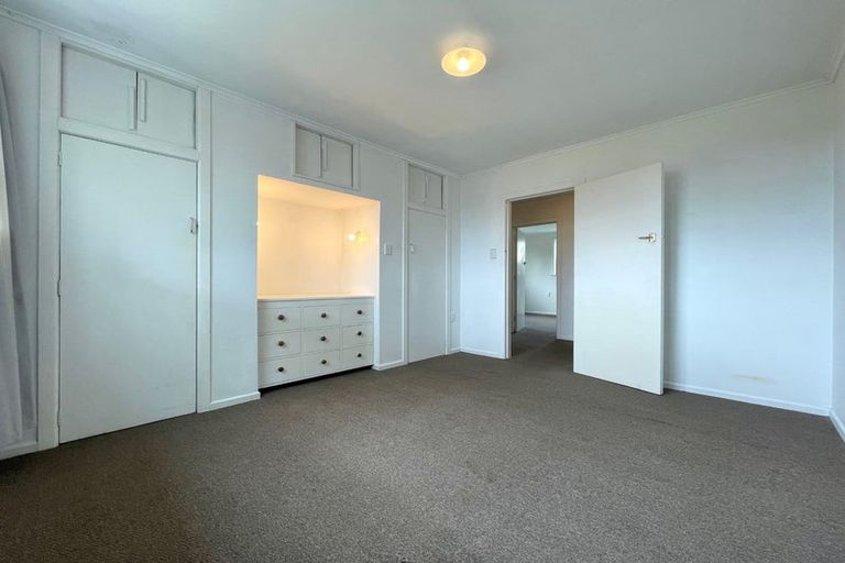 Photo of property in 2 Nield Road, Manurewa, Auckland, 2102