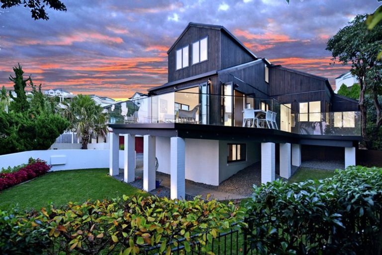 Photo of property in 2/92 Churchill Road, Murrays Bay, Auckland, 0630