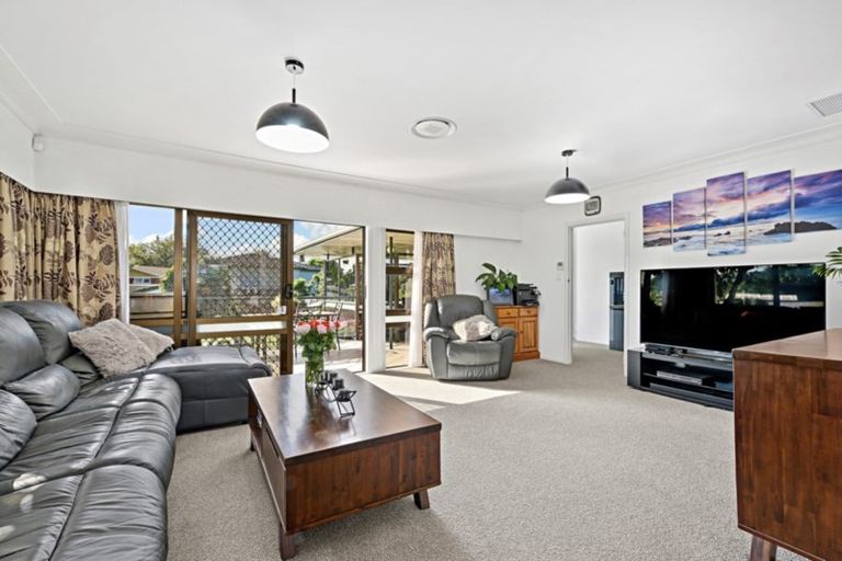 Photo of property in 98 Elliot Street, Pahurehure, Papakura, 2113