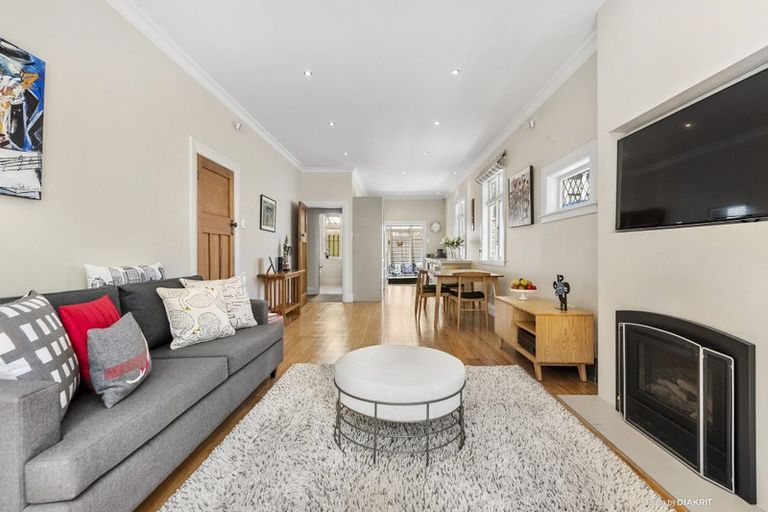 Photo of property in 17 Aorangi Terrace, Thorndon, Wellington, 6011