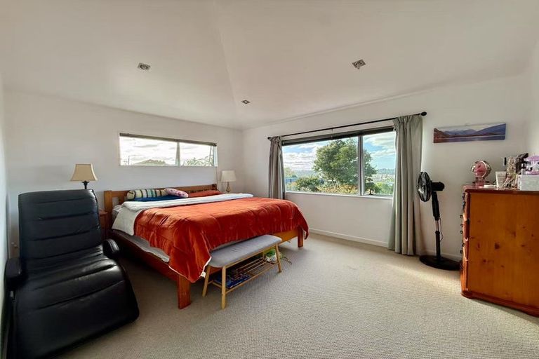Photo of property in 26c Schnapper Rock Road, Schnapper Rock, Auckland, 0632