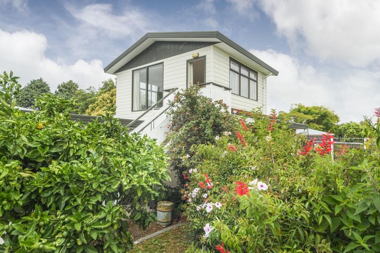 Photo of property in 18 Cecil Place, Cloverlea, Palmerston North, 4412
