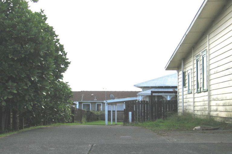 Photo of property in 154 Lincoln Road, Henderson, Auckland, 0610