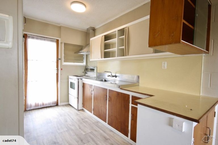 Photo of property in 64a Clayburn Road, Glen Eden, Auckland, 0602