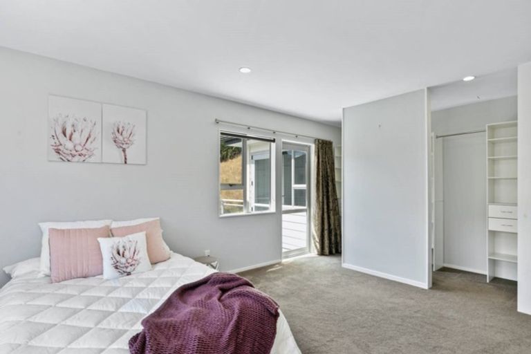 Photo of property in 11 Didsbury Grove, Churton Park, Wellington, 6037