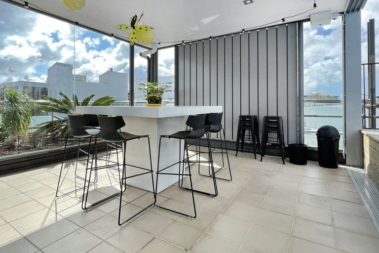 Photo of property in Sentinel Apartments, 1705/3 Northcroft Street, Takapuna, Auckland, 0622
