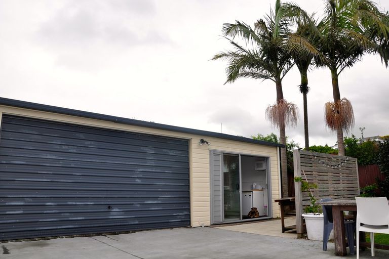 Photo of property in 15 Seaview Road, Waihi Beach, 3611