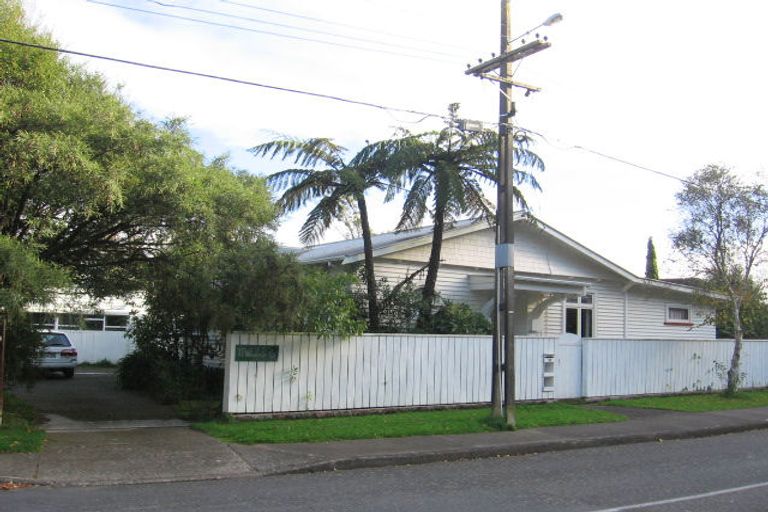 Photo of property in 11 Woodvale Grove, Fairfield, Lower Hutt, 5011