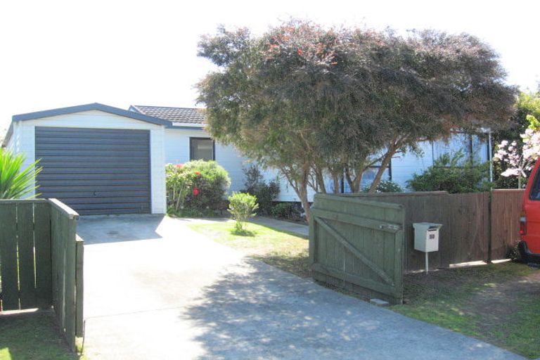 Photo of property in 30 Rosewood Place, Paraparaumu, 5032