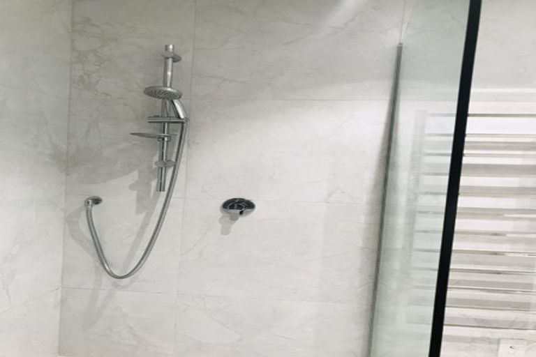 Photo of property in 23a Bournemouth Terrace, Murrays Bay, Auckland, 0630