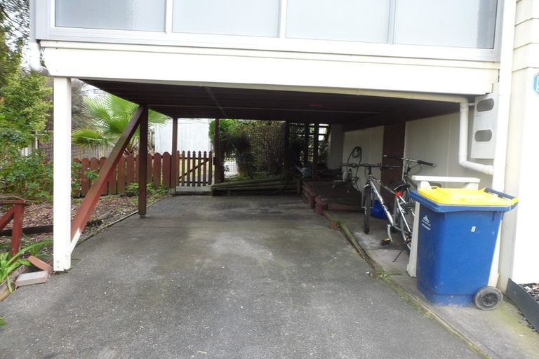 Photo of property in 8 Athena Drive, Totara Vale, Auckland, 0629