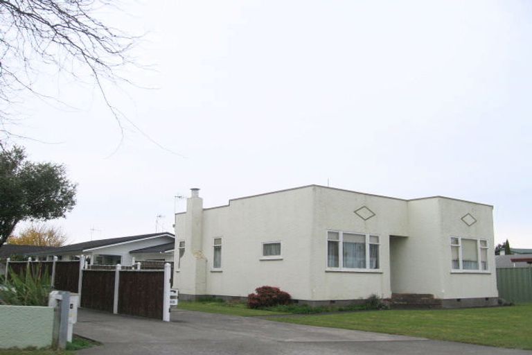 Photo of property in 2/406 Gloucester Street, Taradale, Napier, 4112